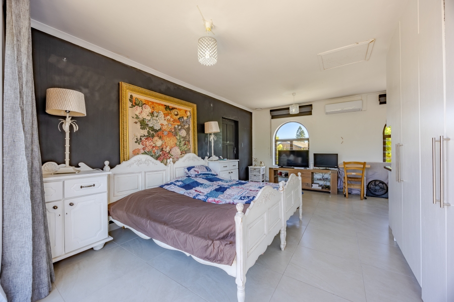 5 Bedroom Property for Sale in Flamingo Vlei Western Cape